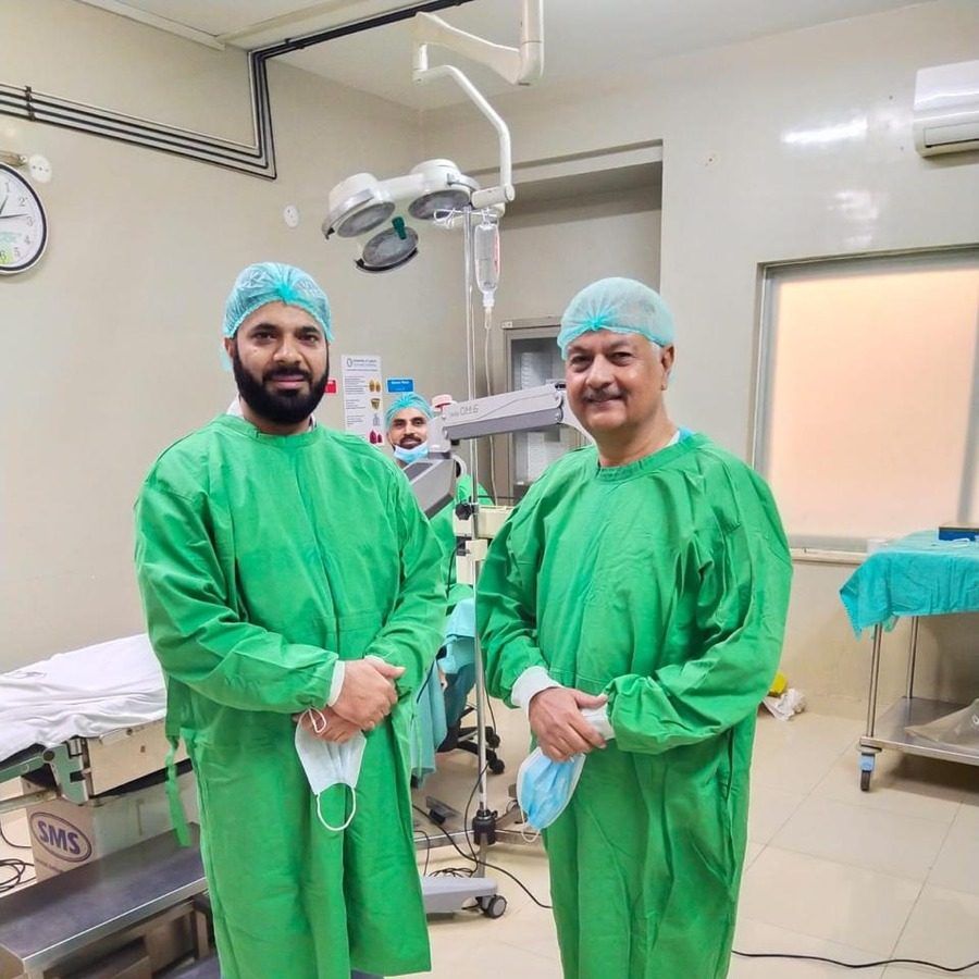Surgical team at UOL Hospital